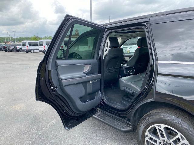 Certified 2025 Ford Expedition Active image 29