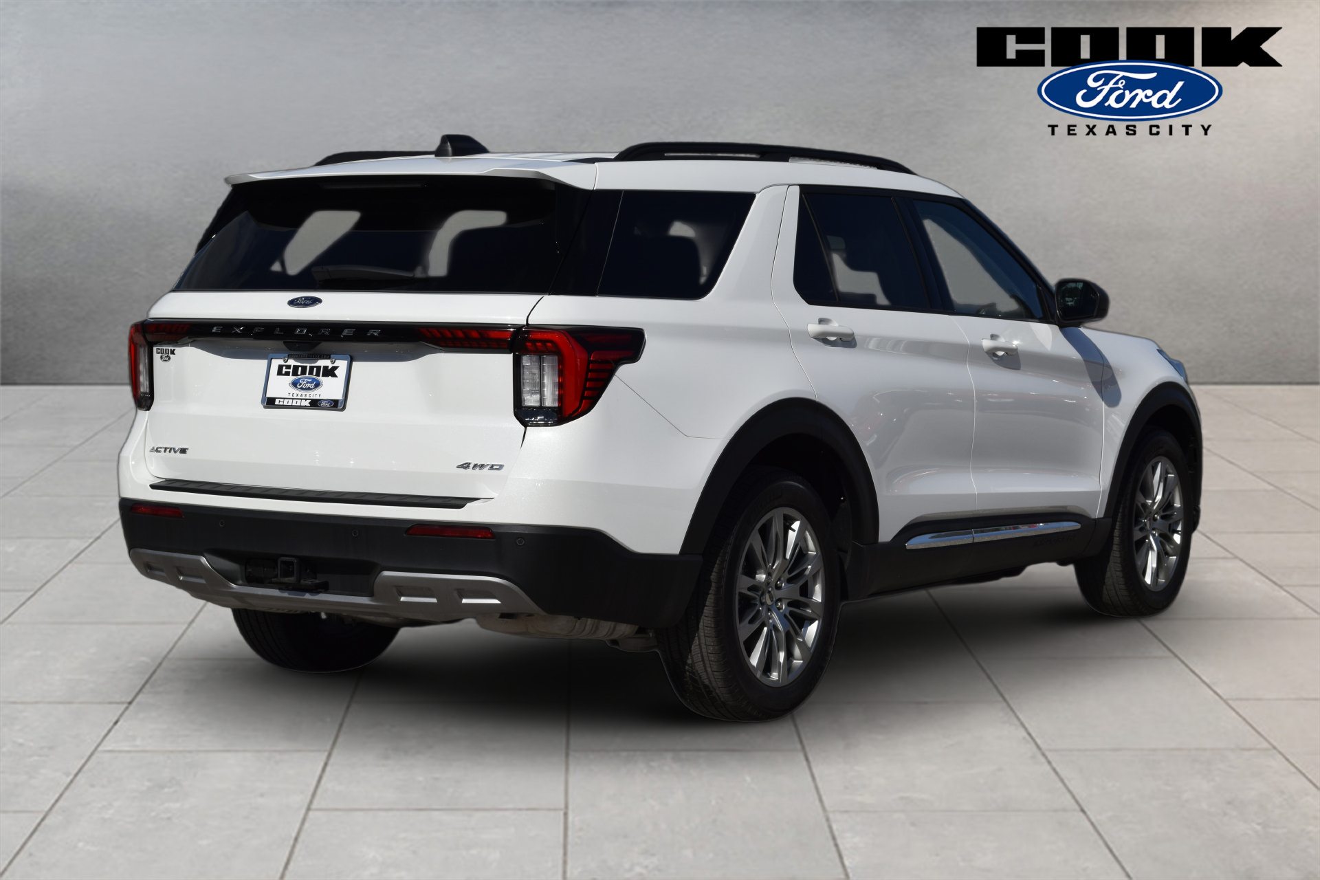 Certified 2025 Ford Explorer Active w/ Active Comfort Package AWD/4WD image 3