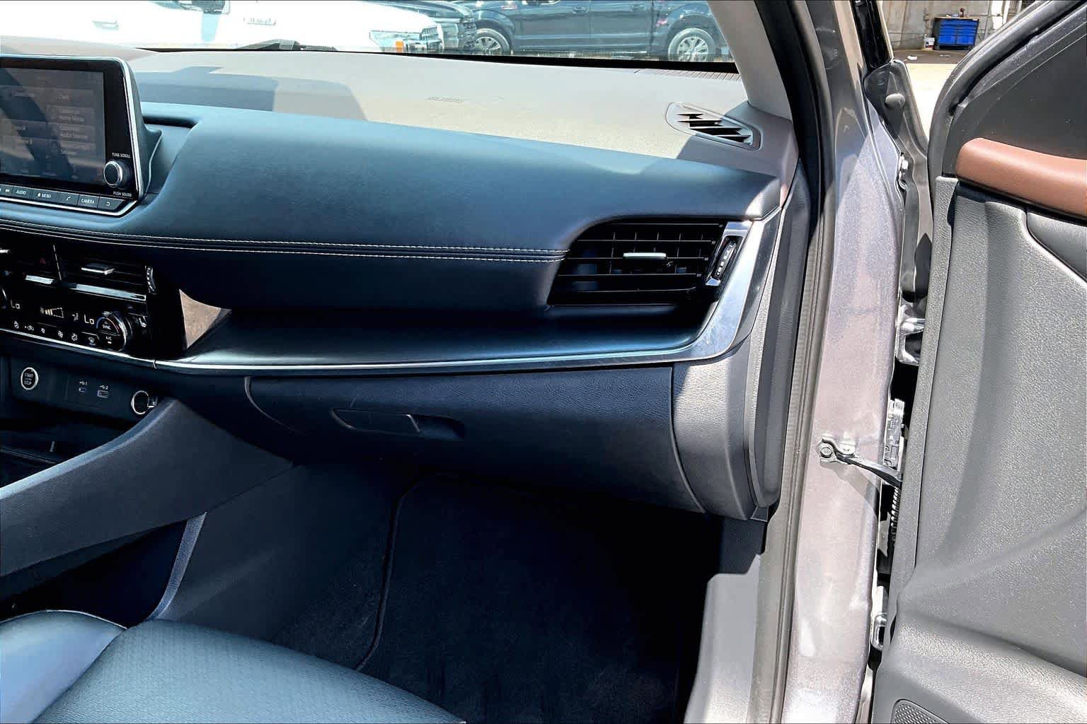 Used 2021 Nissan Rogue SV w/ Premium Package FWD image 19