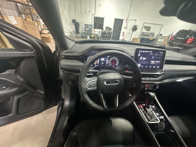 Used 2026 Jeep Compass Latitude AWD/4WD image 15