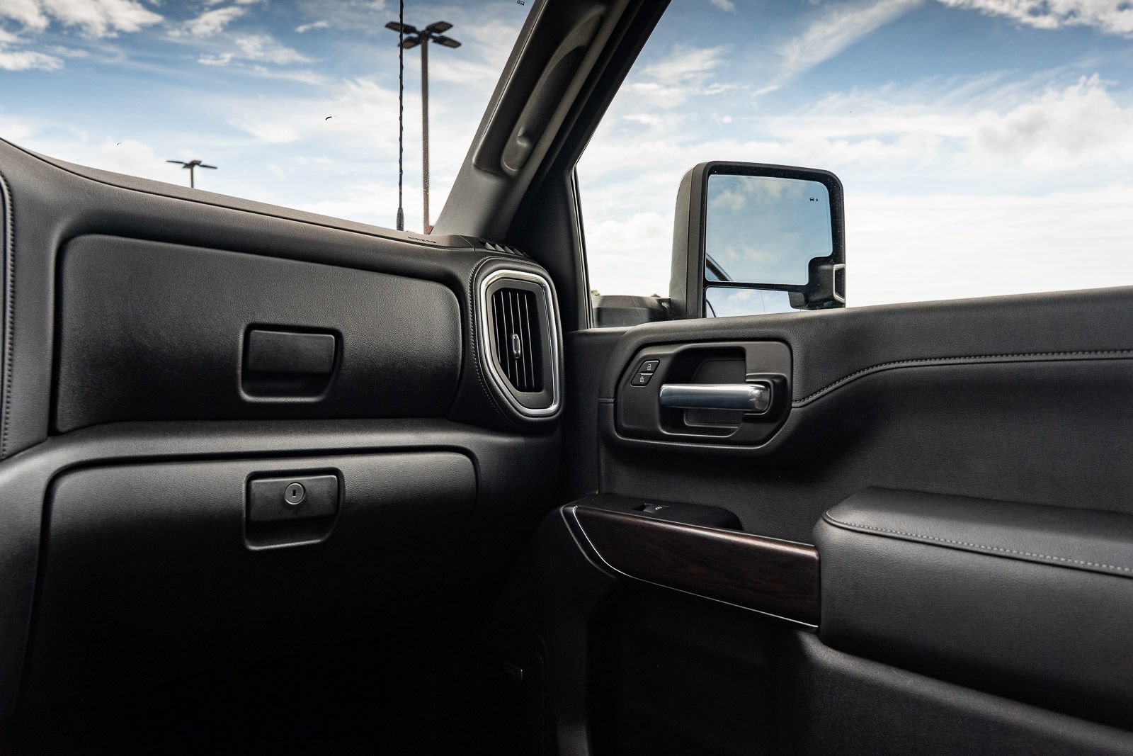 Used 2020 GMC Sierra 3500 SLT w/ SLT Premium Plus Package AWD/4WD image 29