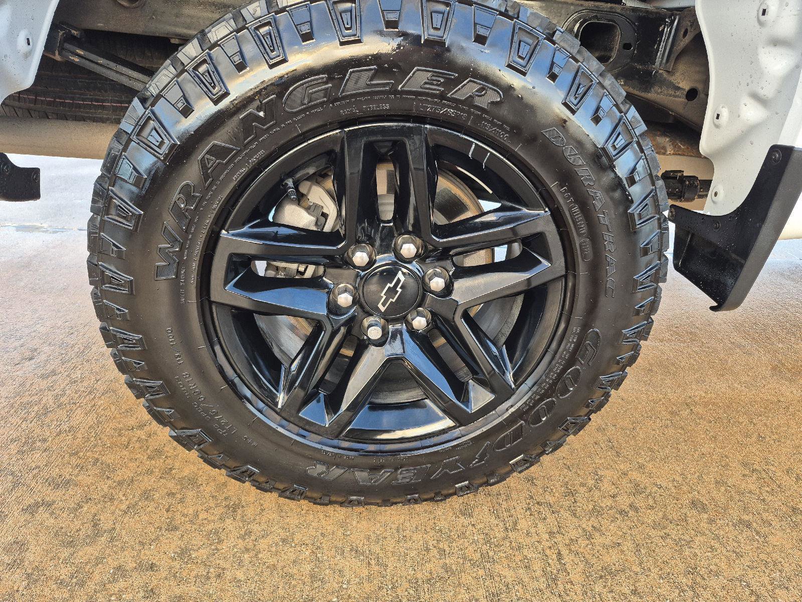 Used 2022 Chevrolet Silverado 1500 LT Trail Boss w/ Convenience Package II image 9