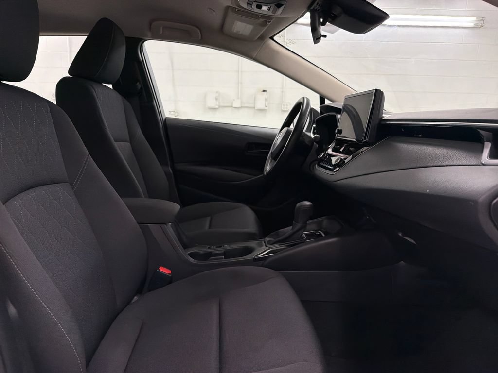 Used 2026 Toyota Corolla LE FWD image 28