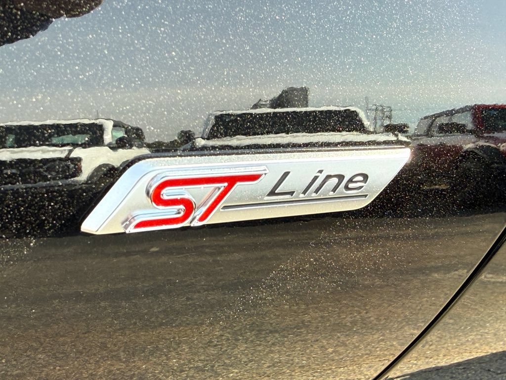 Certified 2025 Ford Escape ST-Line Elite w/ Class II Trailer Tow Package AWD/4WD image 20