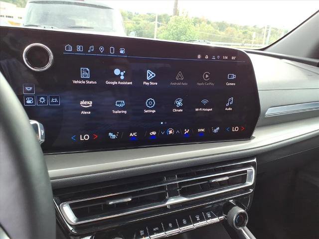 Used 2025 Chevrolet Traverse LT image 15