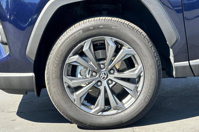 Used 2024 Toyota RAV4 XLE Premium image 33