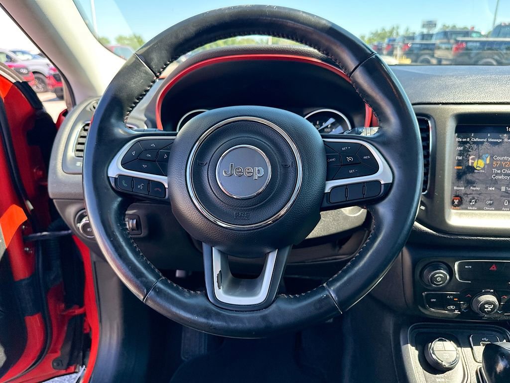 Used 2018 Jeep Compass Trailhawk w/ Leather Interior Group AWD/4WD image 18