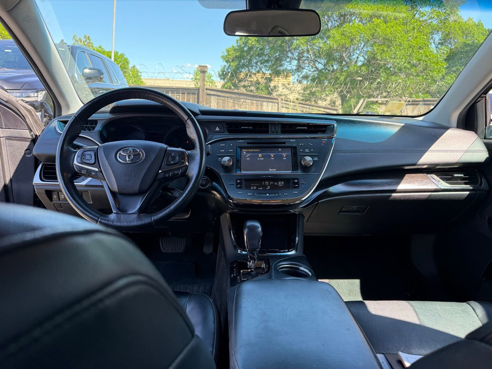 Used 2018 Toyota Avalon XLE FWD image 12