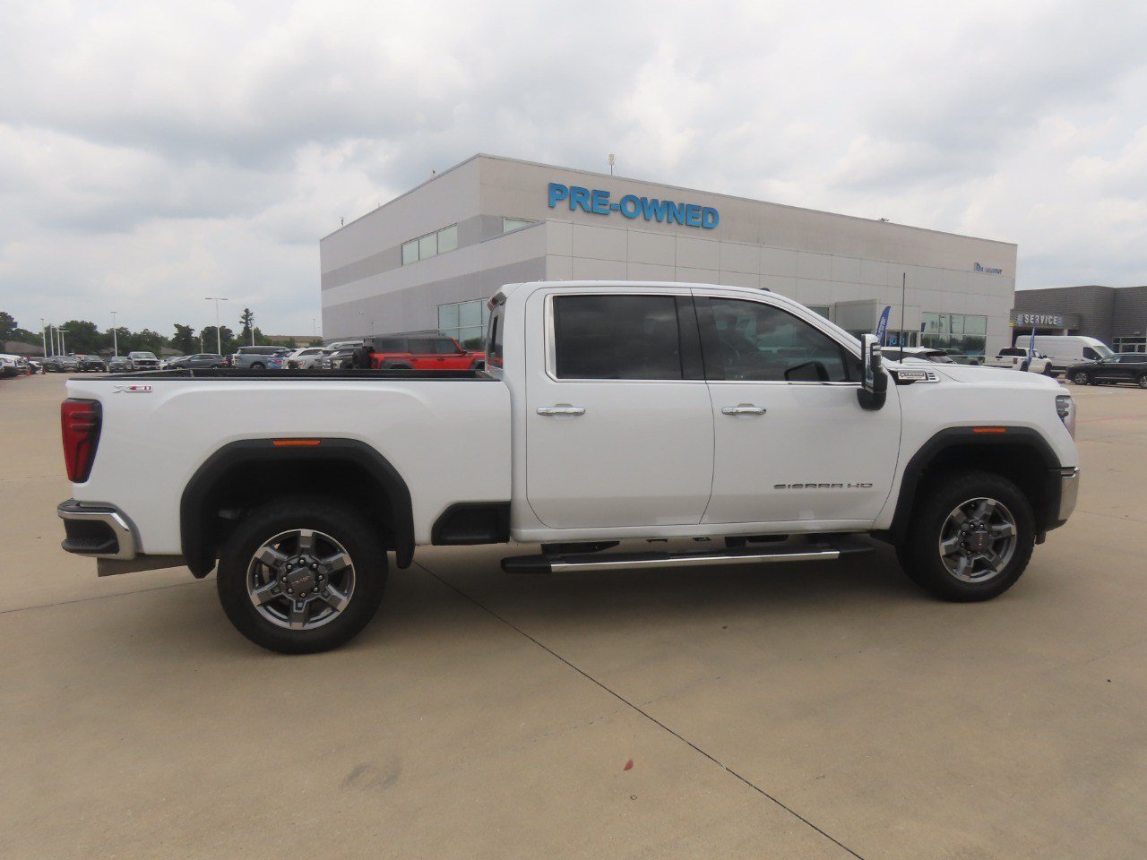 Used 2025 GMC Sierra 2500 SLT w/ Texas SLT Premium Package AWD/4WD image 10