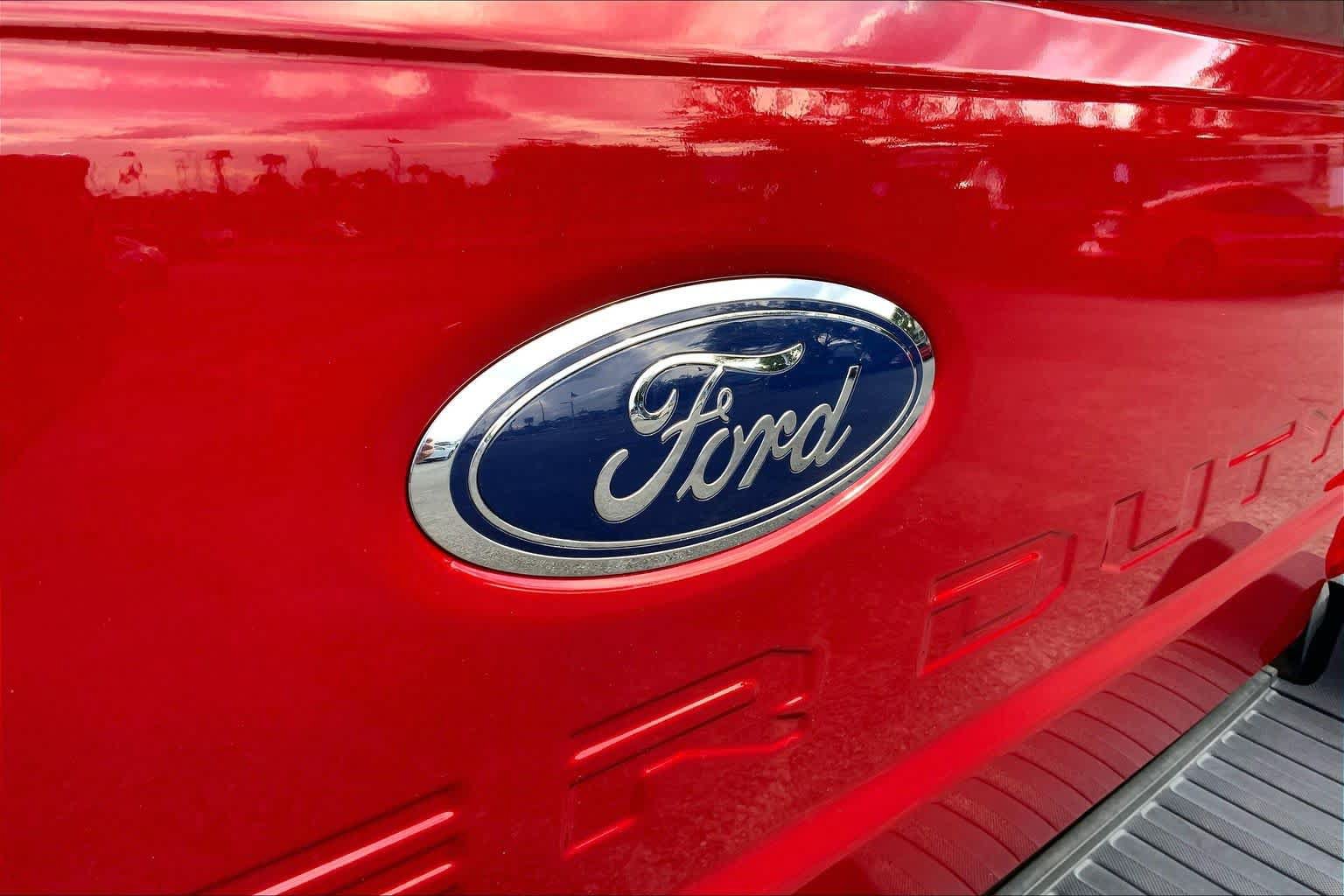Certified 2024 Ford F250 Lariat w/ Sport Appearance Package AWD/4WD image 10