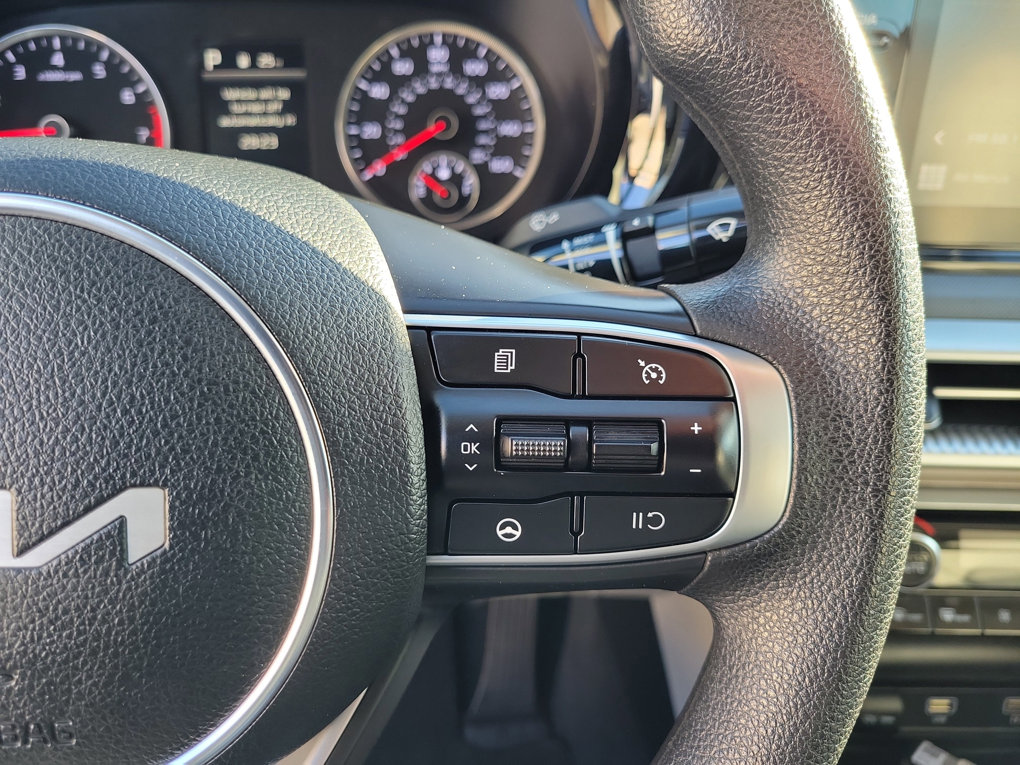 Used 2022 Kia K5 LXS image 8