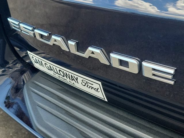 Used 2023 Cadillac Escalade Premium Luxury w/ LPO, Radiant Package AWD/4WD image 9