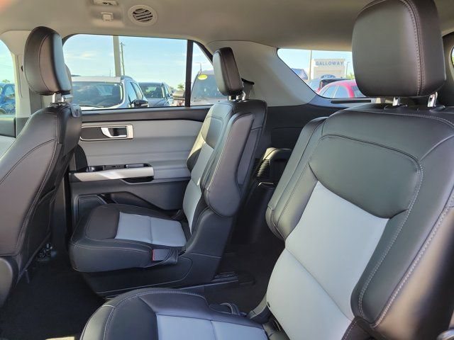 Certified 2023 Ford Explorer XLT w/ Equipment Group 202A RWD image 16
