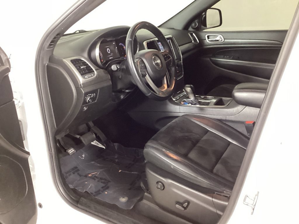 Used 2018 Jeep Grand Cherokee Altitude AWD/4WD image 28
