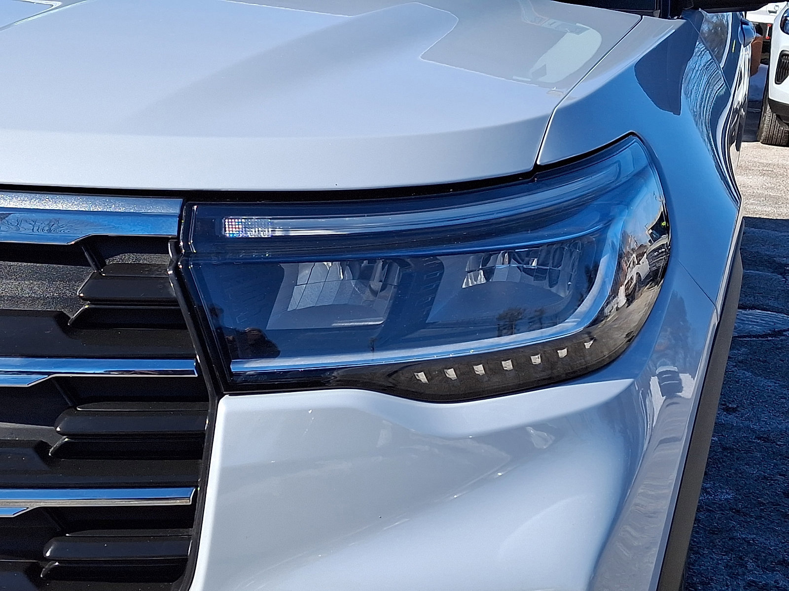 Certified 2025 Ford Explorer Active image 12