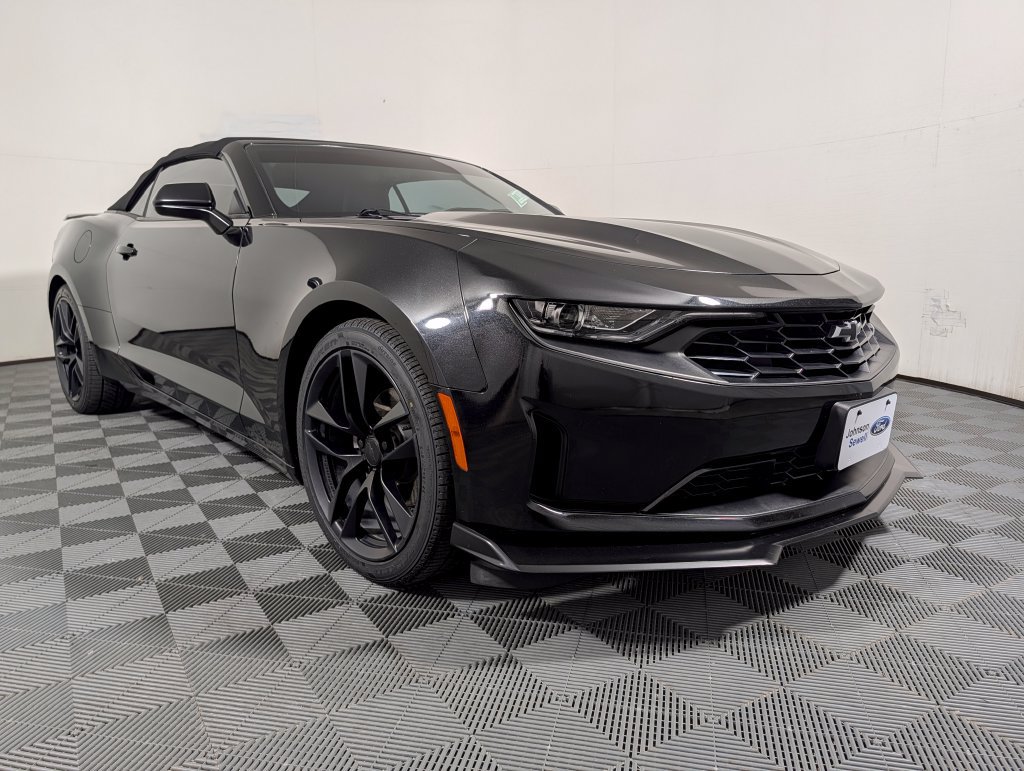 Used 2024 Chevrolet Camaro LT RWD image 1