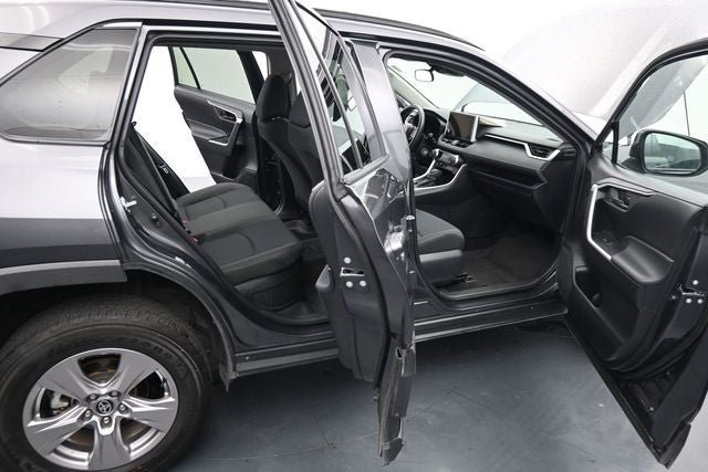 Used 2025 Toyota RAV4 LE AWD/4WD image 13