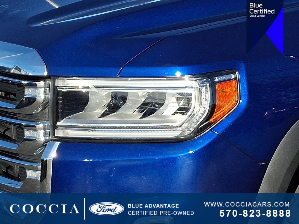 Used 2023 GMC Acadia SLT w/ Technology Package AWD/4WD image 9