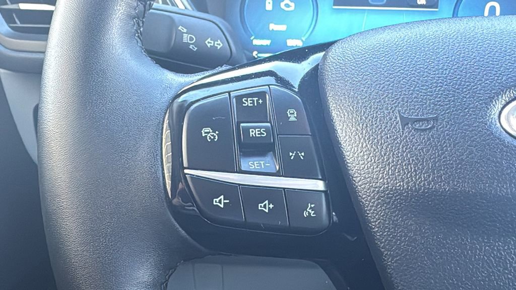 Certified 2025 Ford Escape Platinum image 12