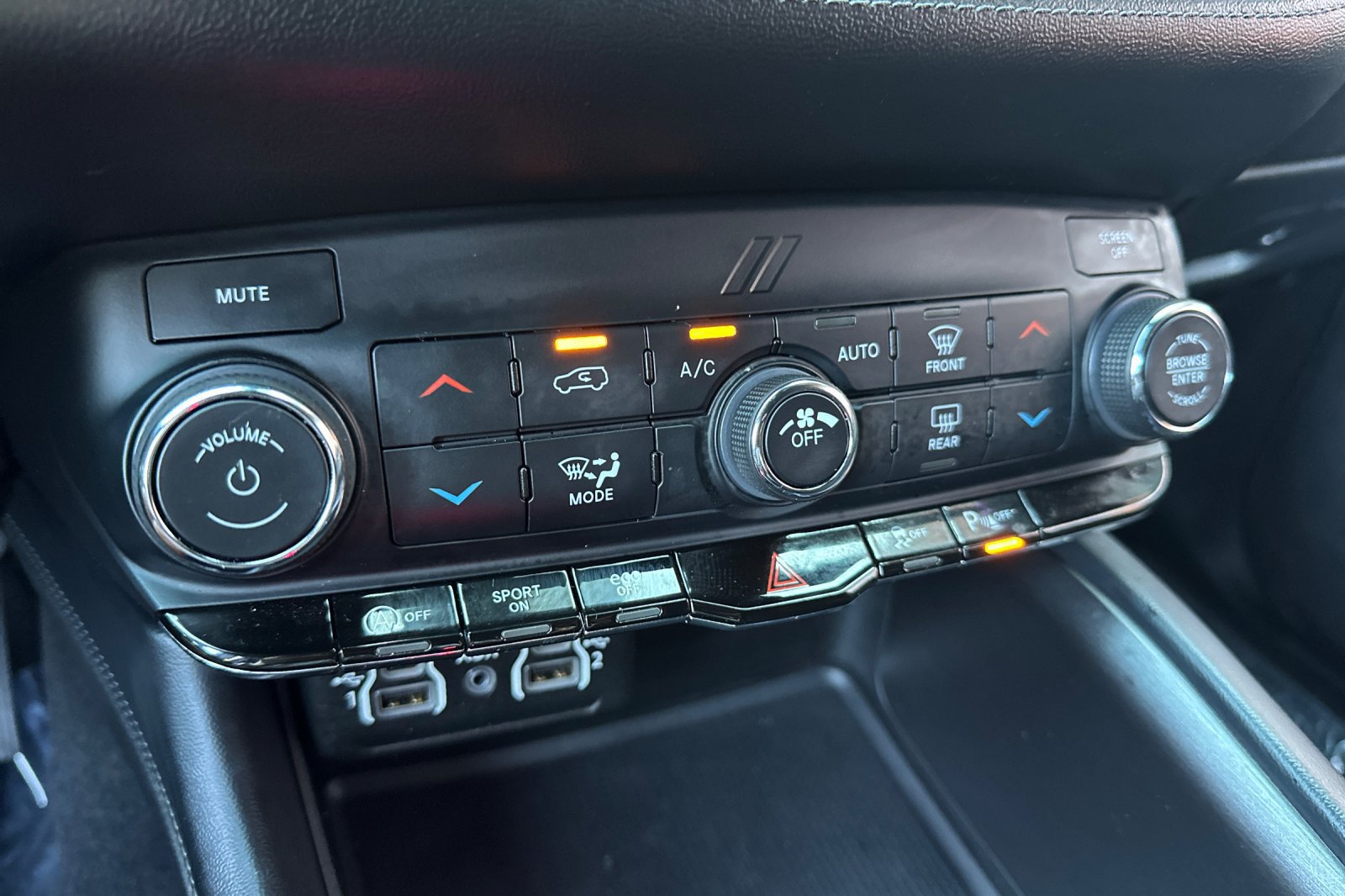 Used 2023 Dodge Durango SXT Launch Edition RWD image 29