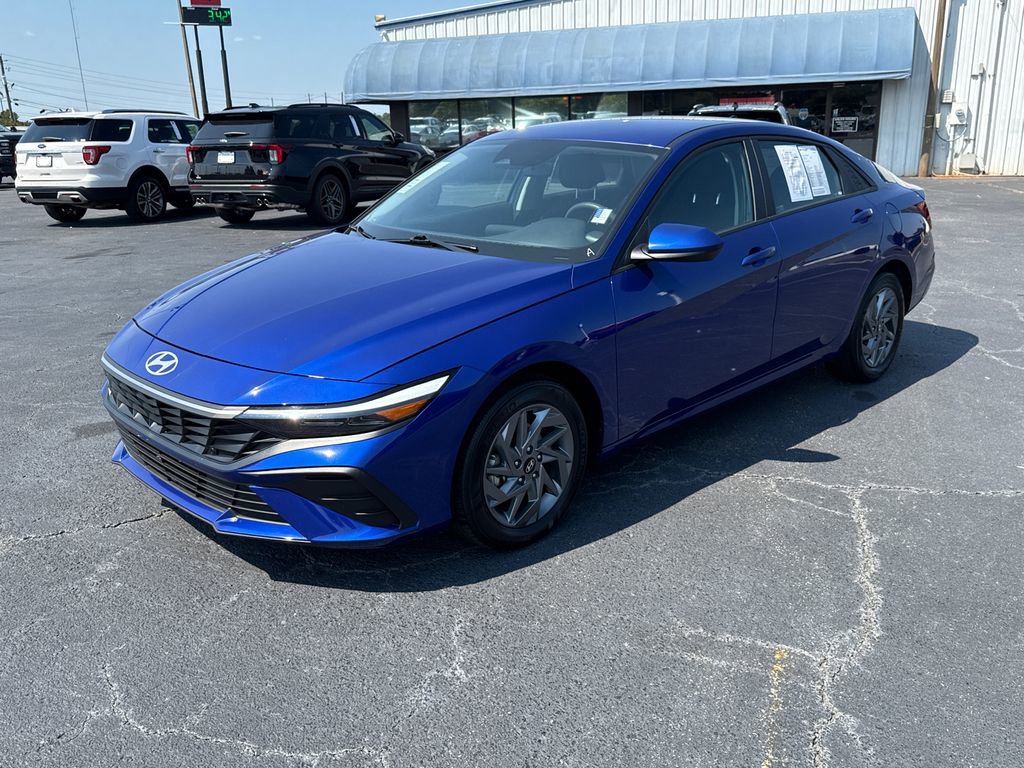 Used 2024 Hyundai Elantra SEL FWD image 7
