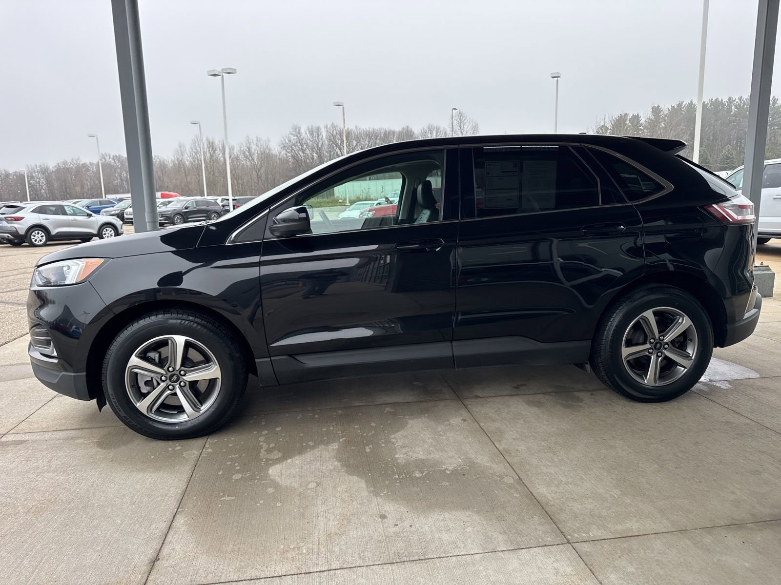 Certified 2023 Ford Edge SEL w/ Convenience Package AWD/4WD image 4