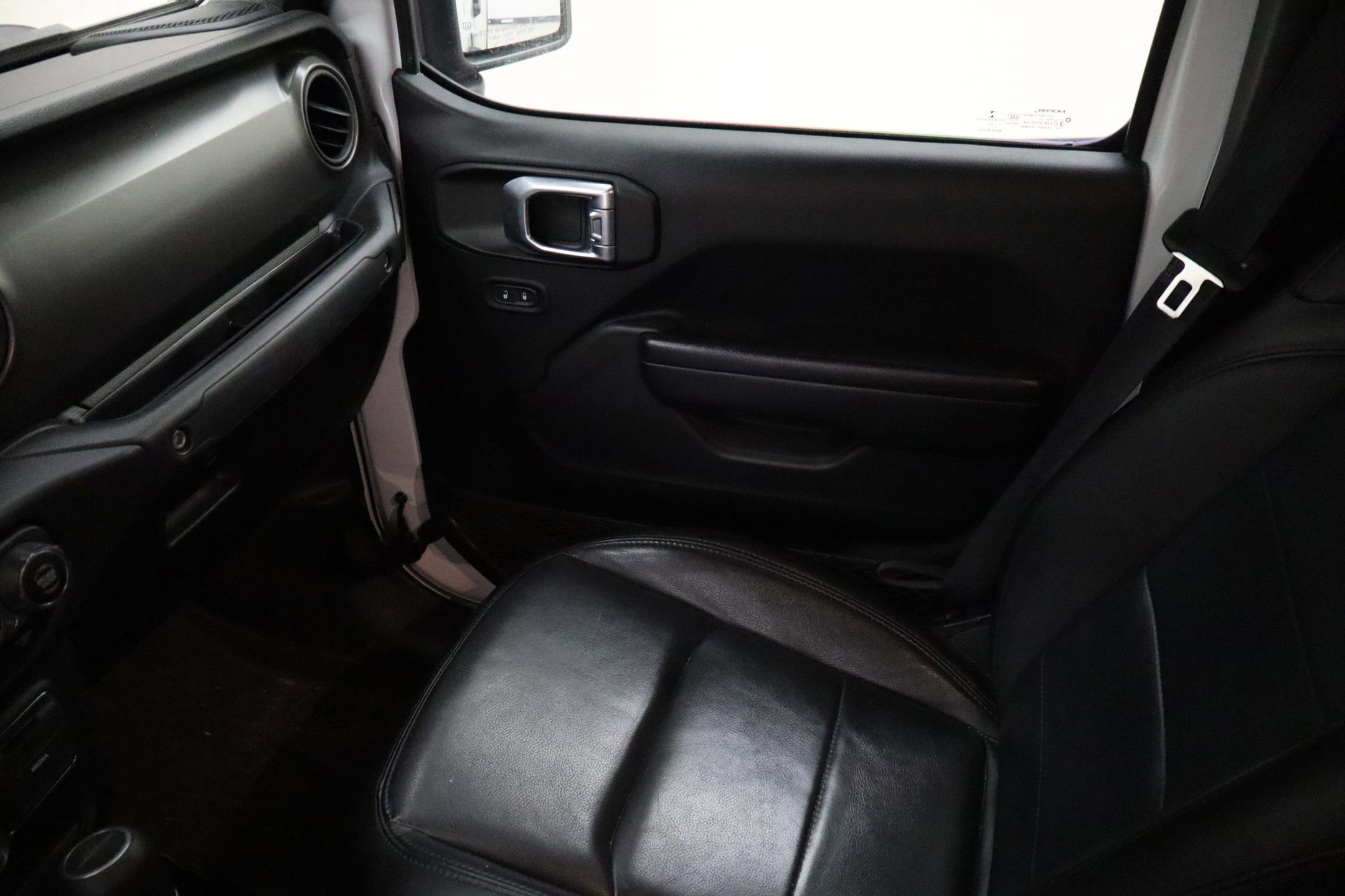 Used 2021 Jeep Gladiator Sport image 14