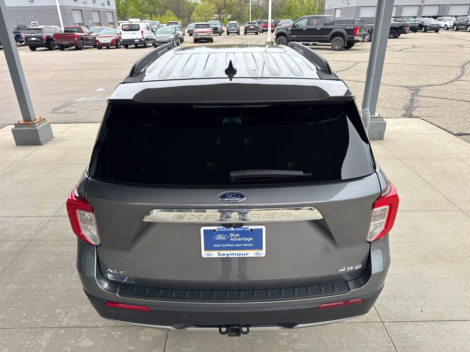 Certified 2023 Ford Explorer XLT w/ Equipment Group 202A AWD/4WD image 7