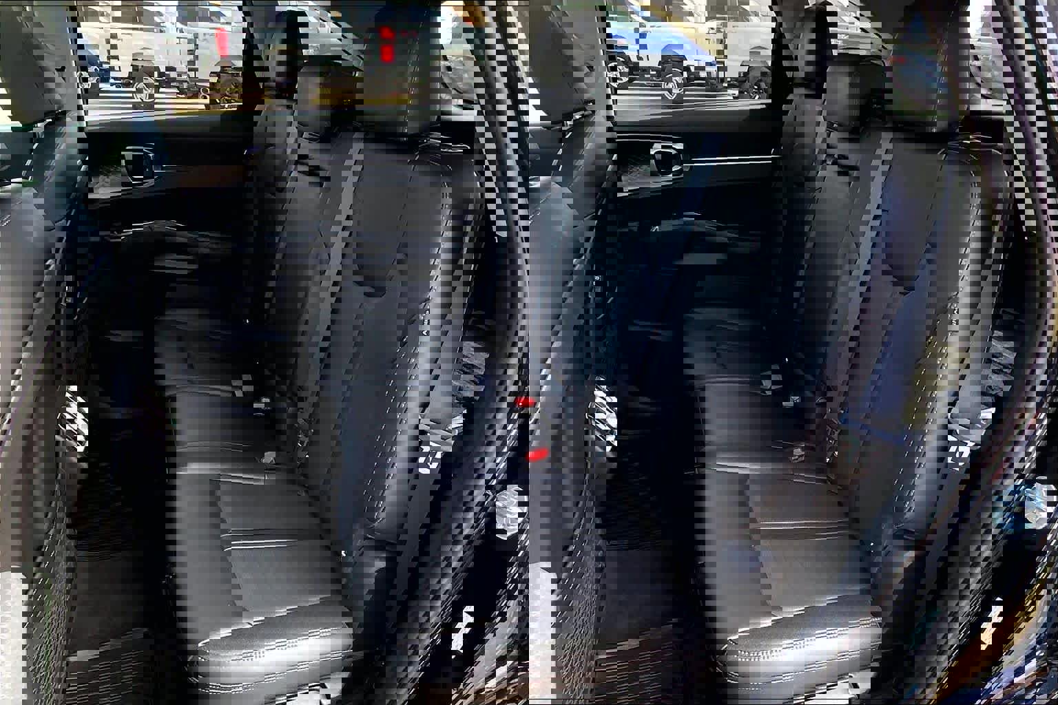 Used 2025 Kia Sorento S w/ Panoramic Sunroof Package image 21