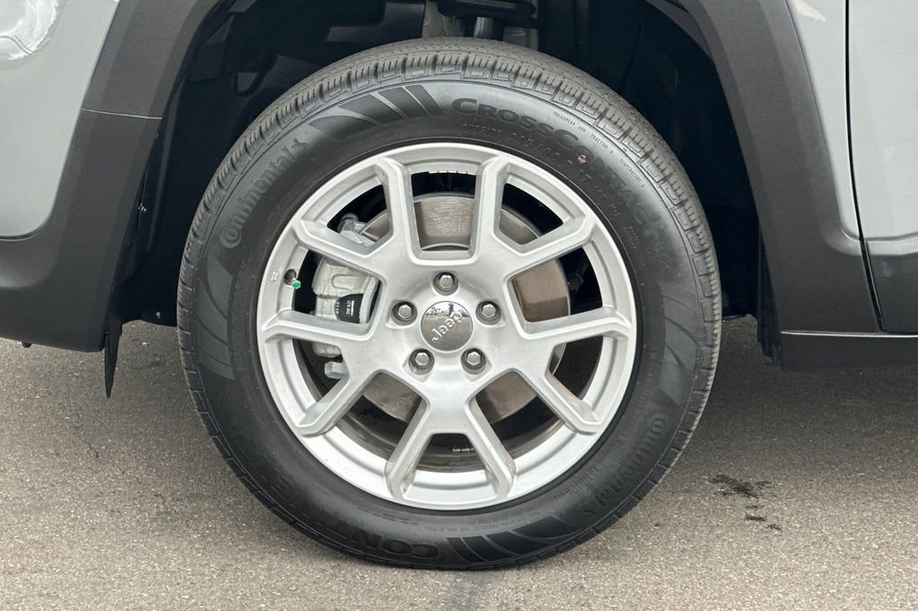 Used 2021 Jeep Renegade Latitude AWD/4WD image 29