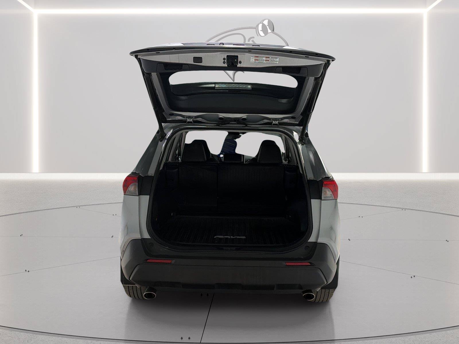 Used 2020 Toyota RAV4 XLE Premium AWD/4WD image 9
