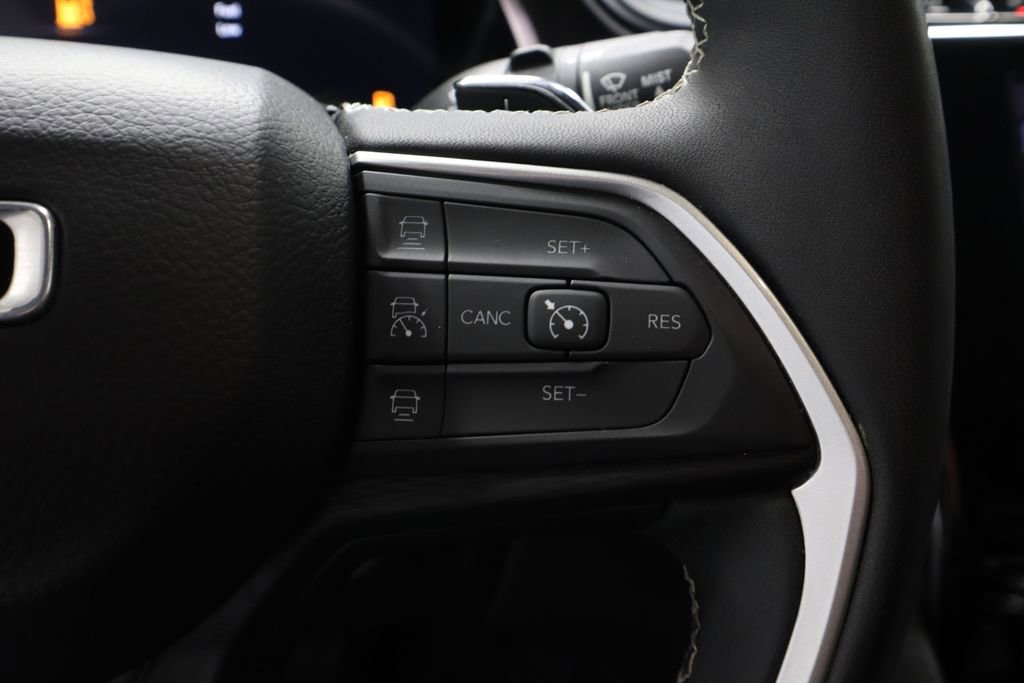 Used 2023 Jeep Grand Cherokee Altitude image 30