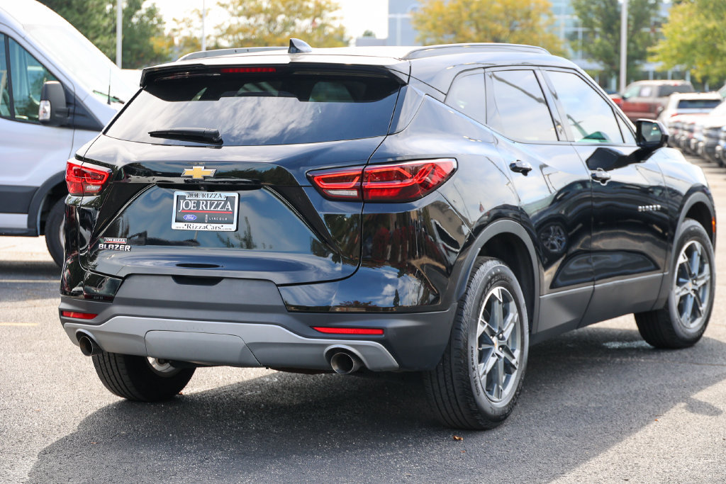 Used 2024 Chevrolet Blazer LT w/ Convenience Package FWD image 3