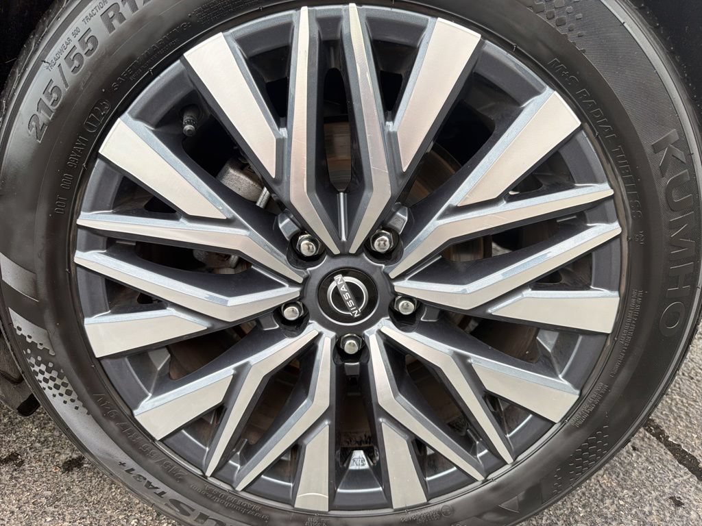 Used 2025 Nissan Altima 2.5 SV FWD image 48