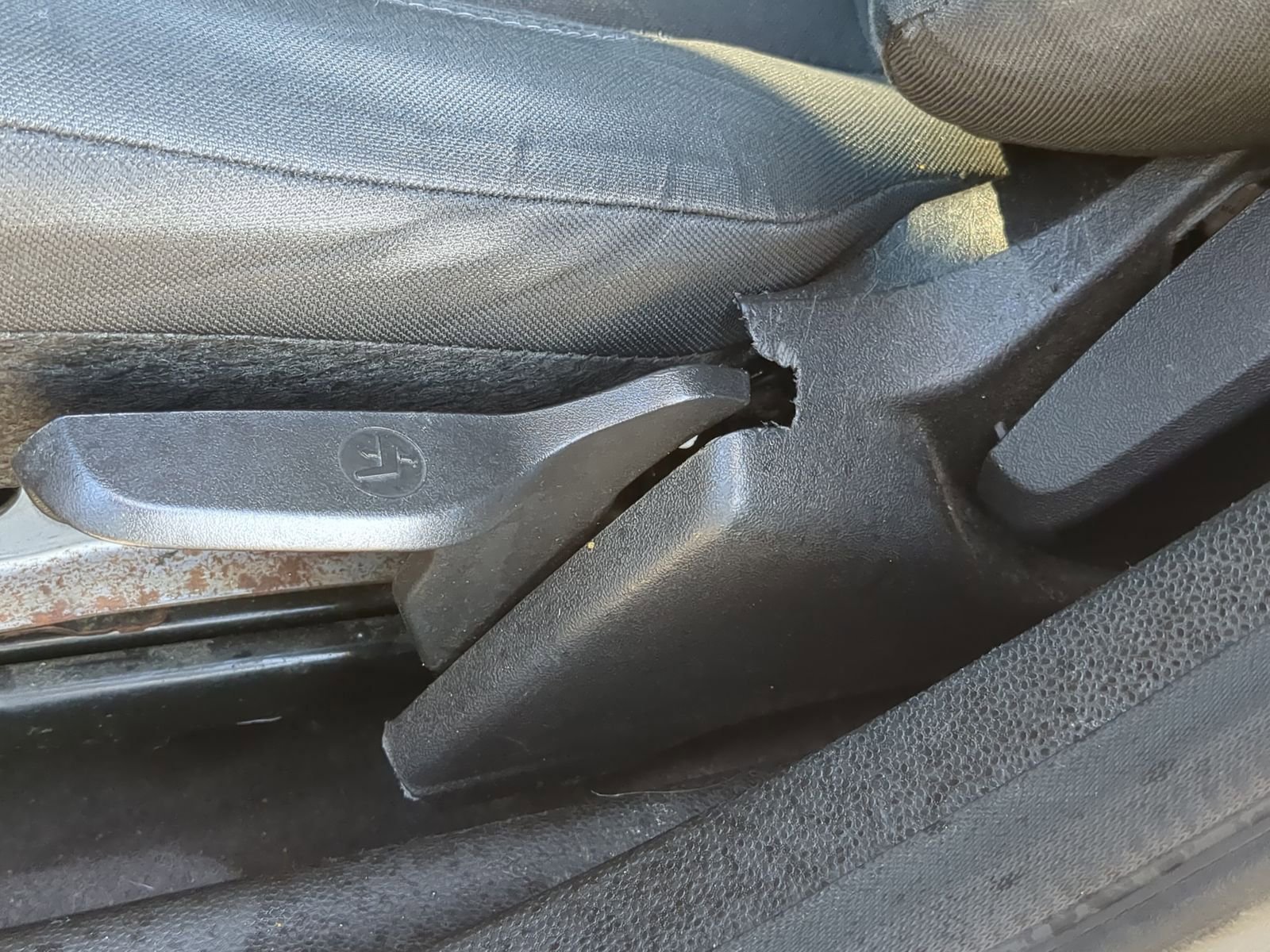 Certified 2018 Ford Fiesta SE image 20