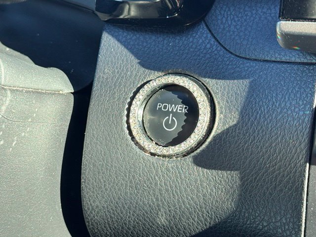 Used 2025 Toyota Camry SE FWD image 17