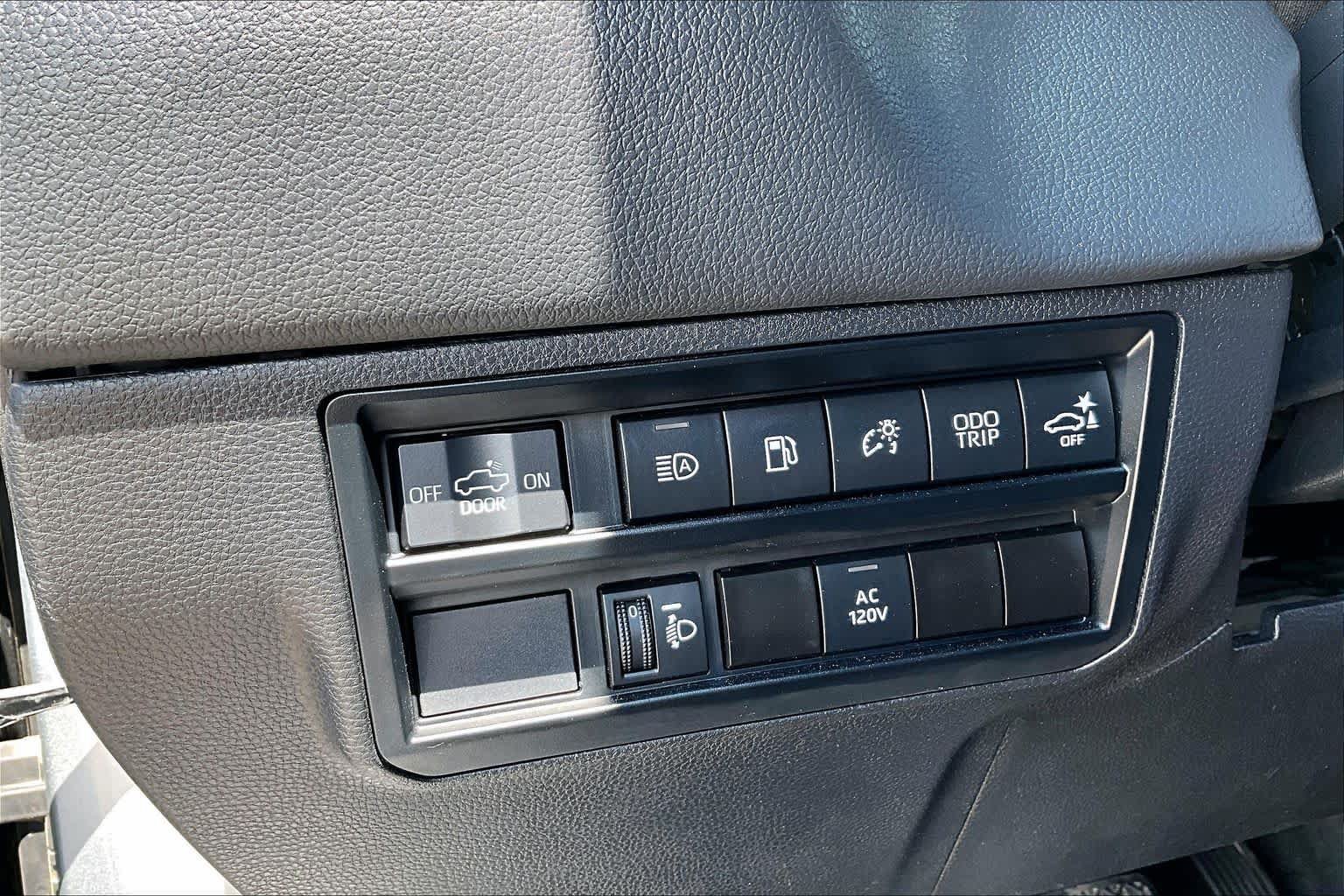 Used 2024 Toyota Tundra Limited w/ Power Package AWD/4WD image 29