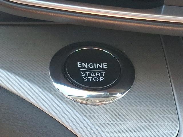 Certified 2022 Ford Explorer XLT w/ Equipment Group 202A image 27