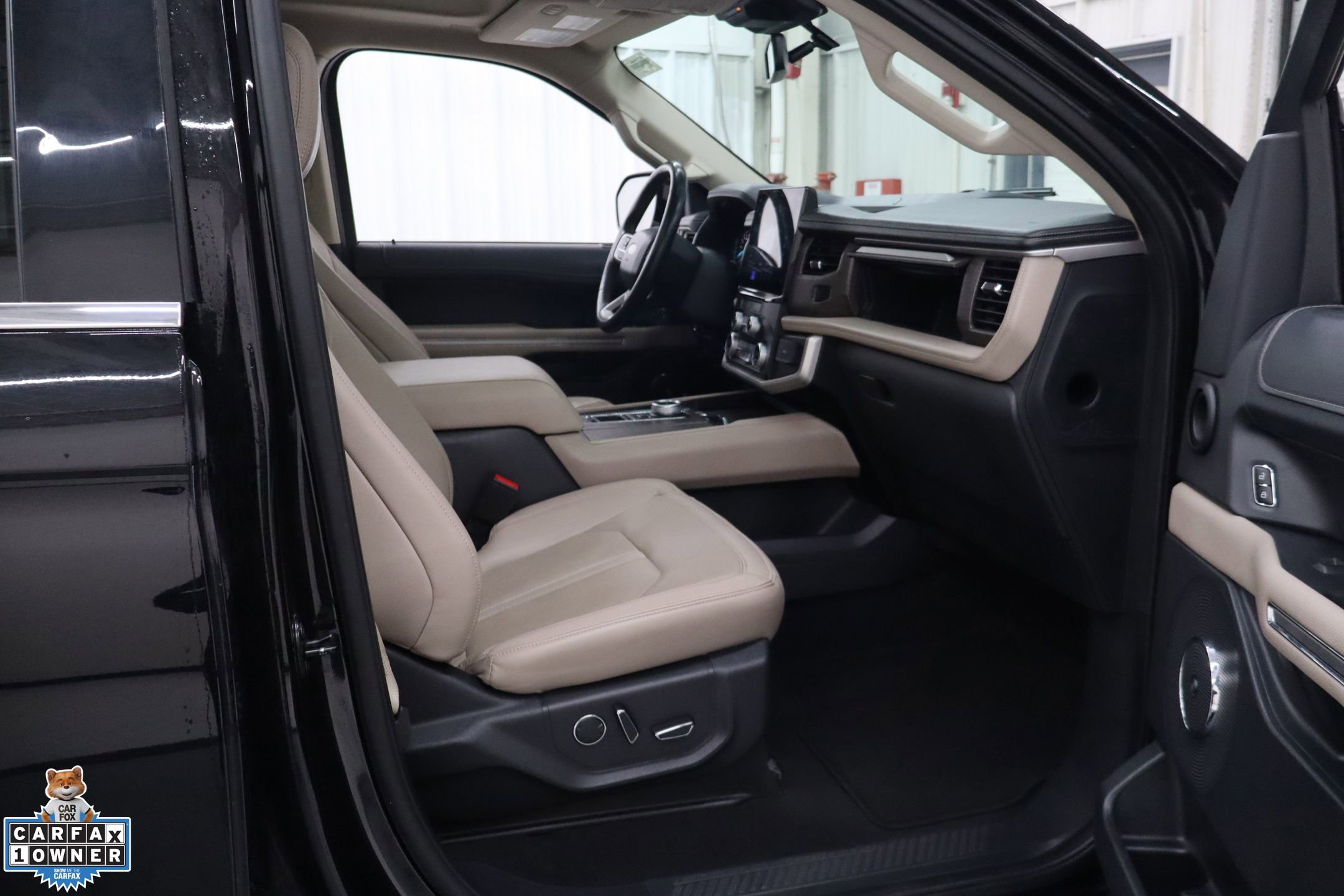 Certified 2024 Ford Expedition Max Limited RWD image 30