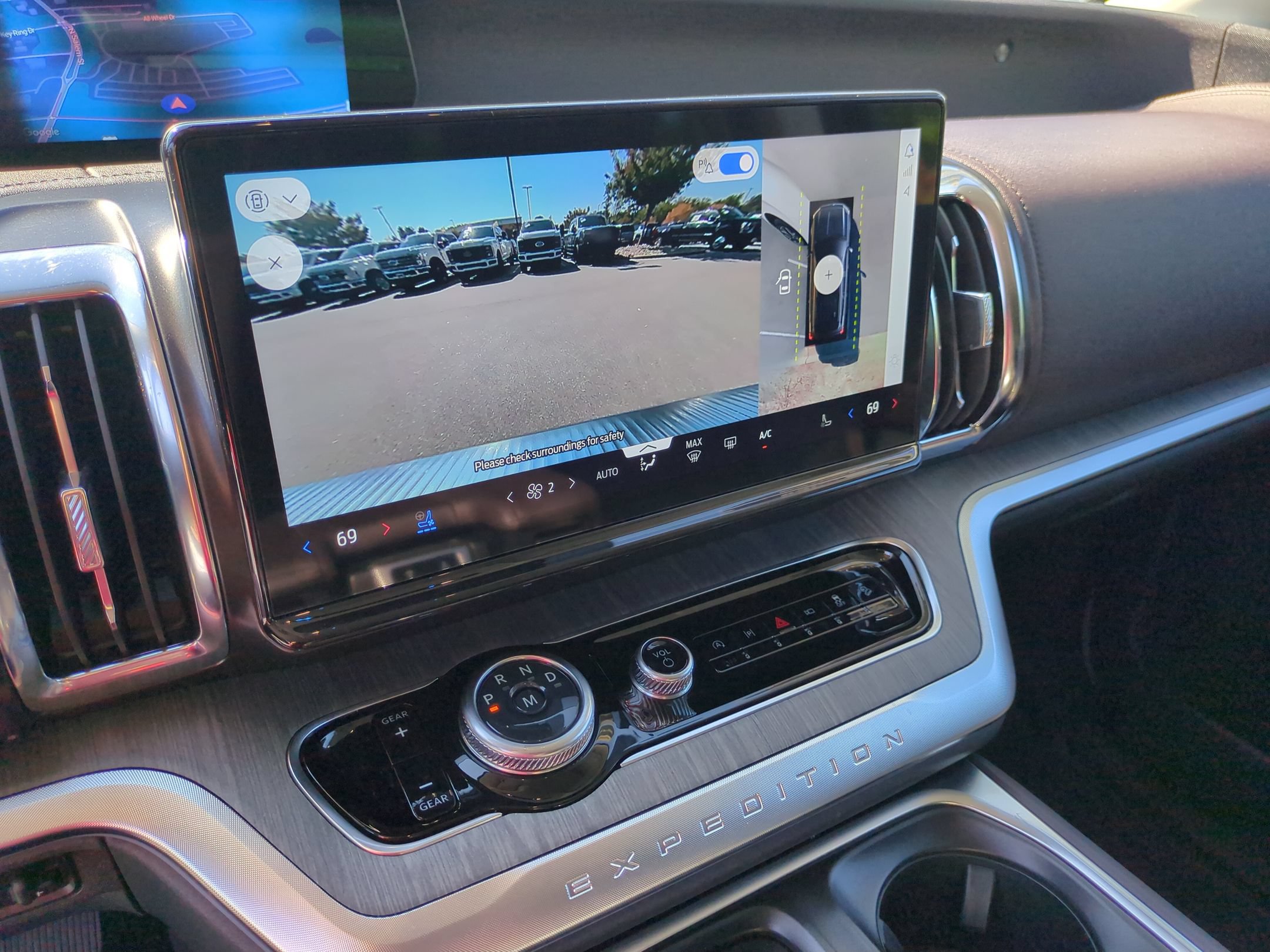 Certified 2025 Ford Expedition Max Platinum w/ Platinum Ultimate Package AWD/4WD image 24