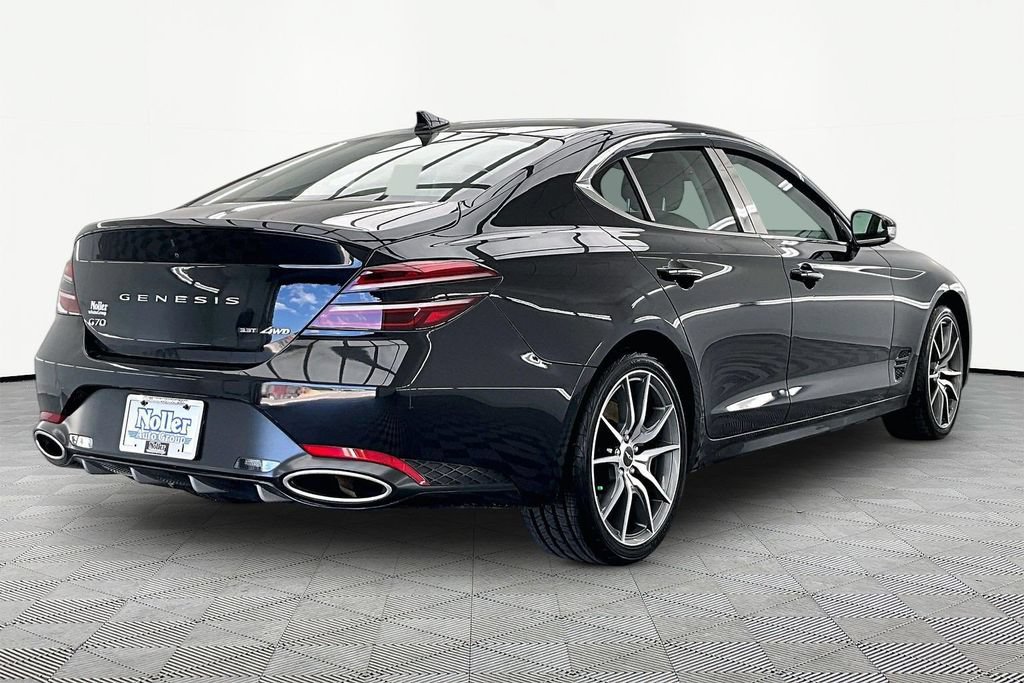 Used 2022 Genesis G70 3.3T AWD/4WD image 2