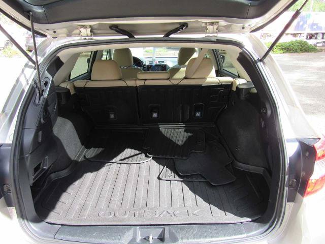 Used 2017 Subaru Outback 2.5i Limited AWD/4WD image 23