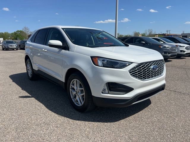 Certified 2023 Ford Edge SEL w/ Convenience Package AWD/4WD image 3