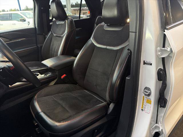 Certified 2025 Ford Explorer ST AWD/4WD image 19