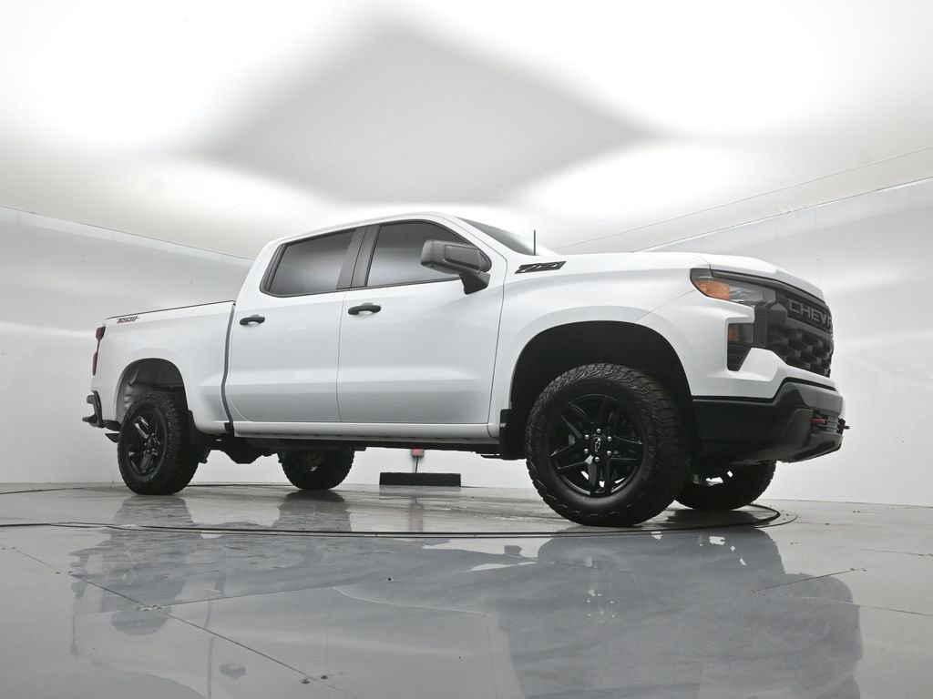 Used 2024 Chevrolet Silverado 1500 Custom Trail Boss w/ LPO, Dark Essentials Package video 2