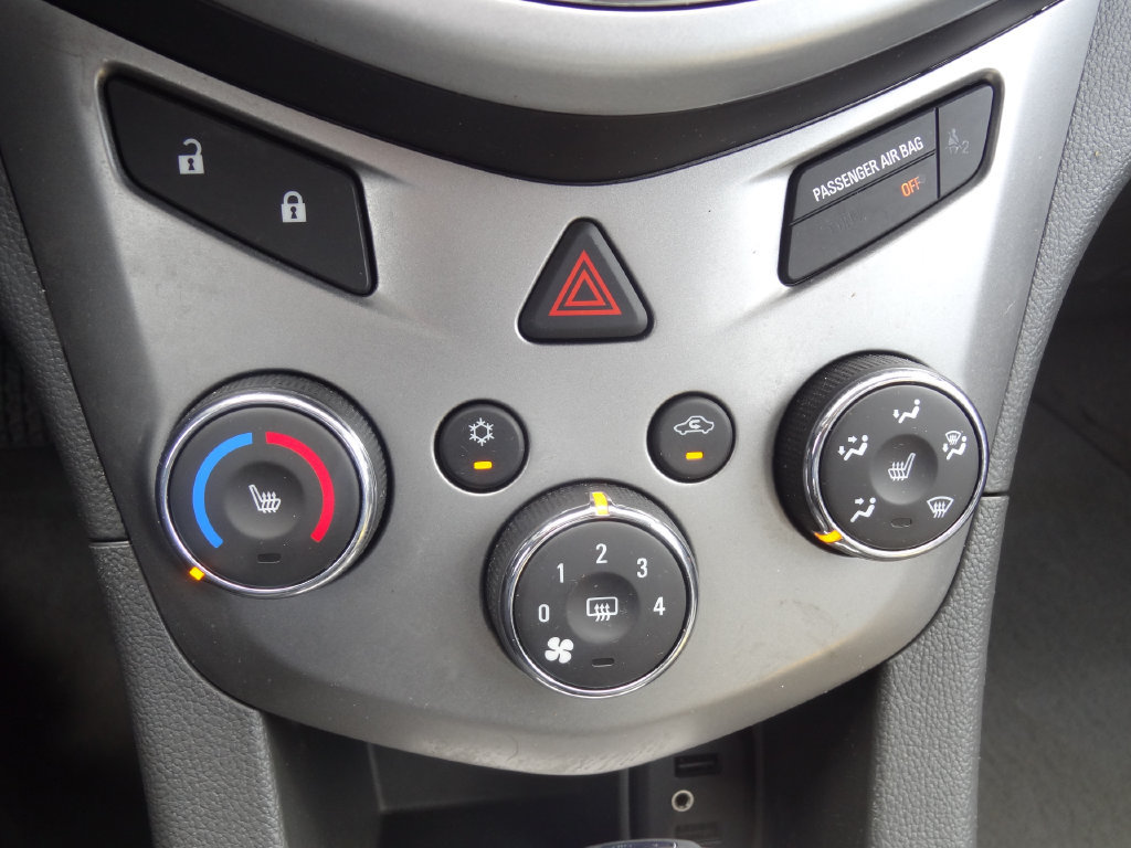 Used 2018 Chevrolet Sonic LT w/ Convenience Package FWD image 25