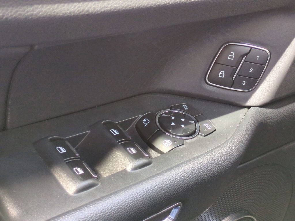 Certified 2024 Ford Expedition XLT image 29