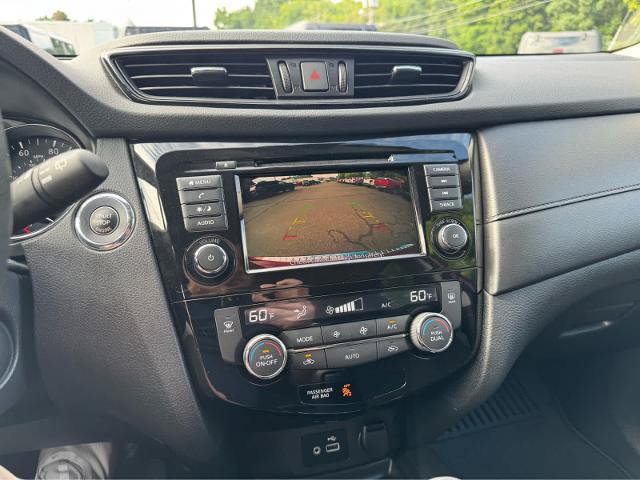 Used 2019 Nissan Rogue SV AWD/4WD image 21
