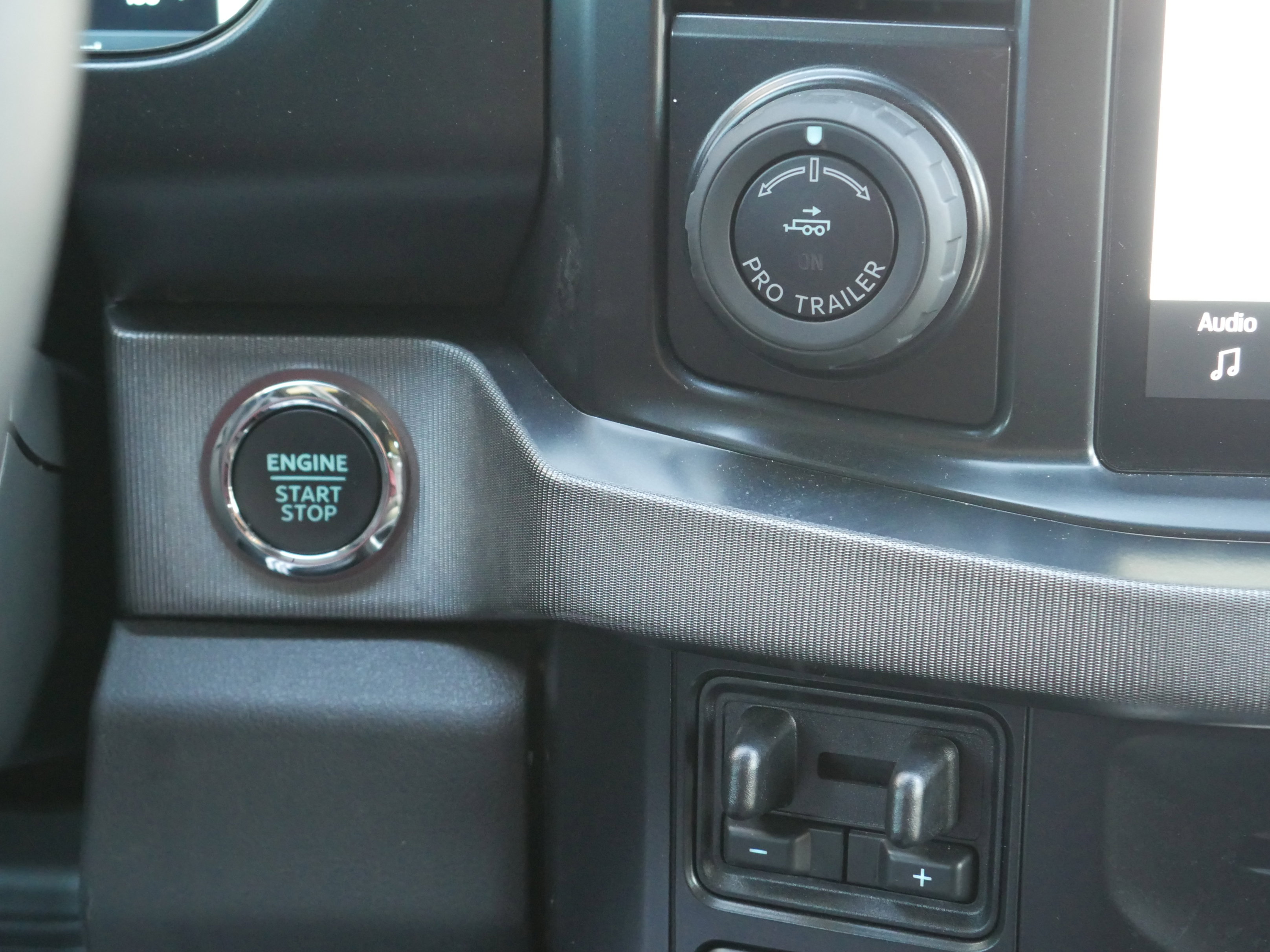 Certified 2023 Ford F350 Platinum AWD/4WD image 10