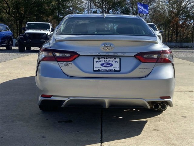 Used 2024 Toyota Camry SE image 4